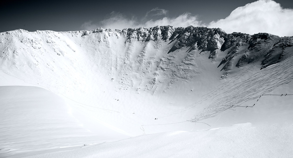 Cratera do Monte Yotei: lugares mais estranhos para esquiar