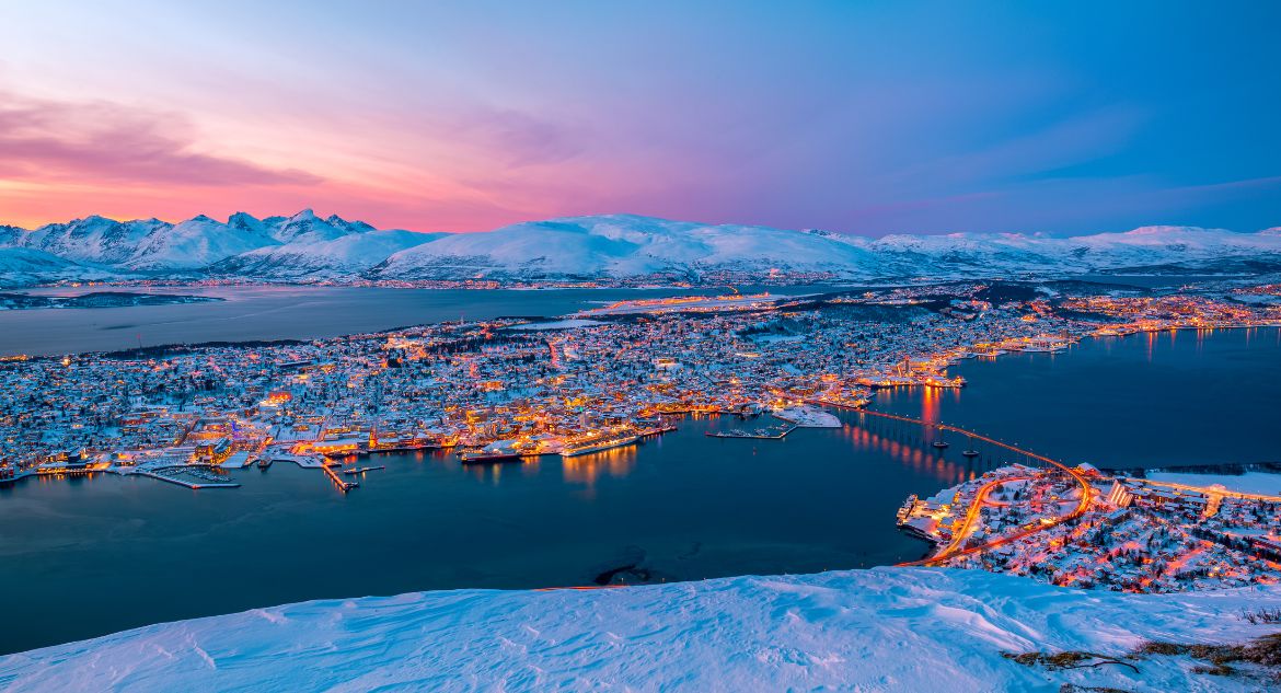 Cidade de Tromsø com neve