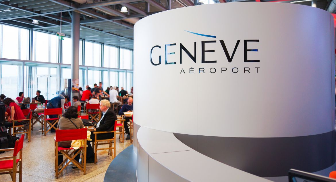 Interior do aeroporto de Genebra