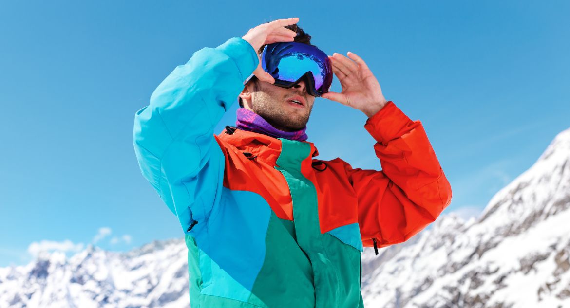 óculos de proteção fazem parte do equipamento de esqui