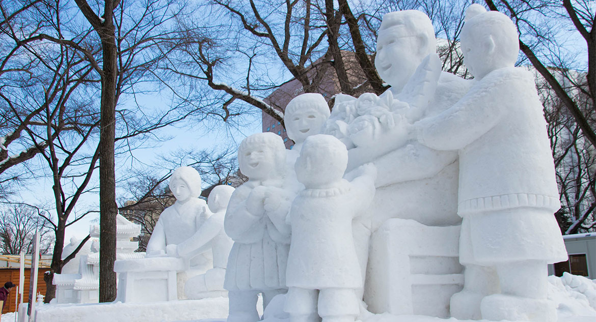 Esculturas de neve no festival de inverno de Hokkaido
