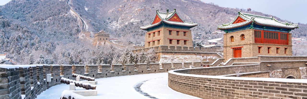 monumentos históricos em belos cenários nevados