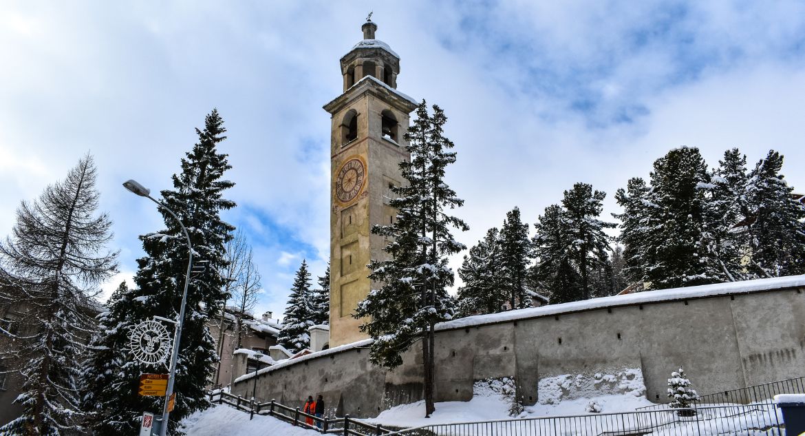 torre inclinada St Moritz